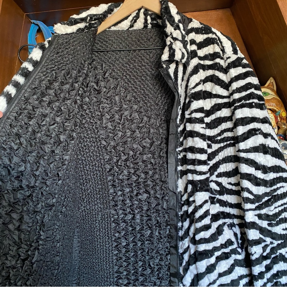 Ubu Zebra Print Reversible Jacket Size Xl - image 2